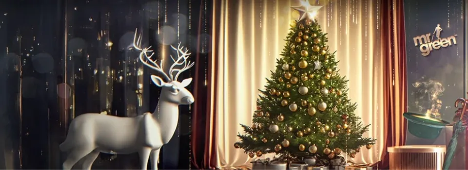 Lyxig julscen med upplyst julgran och vit hjortstaty i marknadsföring för Mr Green.